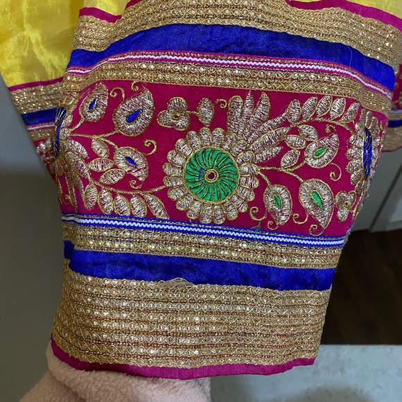 Yellow Indian Lehenga Skirt - Size XL - Adjustable Waist - Picture 5 of 9